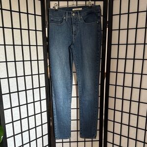 Levi's 311 Shaping Skinny jeans in size 27